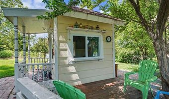 618 E 1714 Rd, Baldwin City, KS 66006