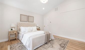 91 Carr Ln, Jamestown, RI 02835