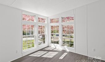 5 Concord Knoll Ln, Asheville, NC 28803