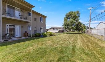 10037 Allen Pointe Dr, Allen Park, MI 48101