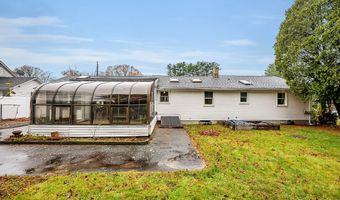 24 Ventura Dr, Brooklyn, CT 06234