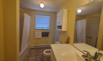 32 Cortland Cir, Bangor, ME 04401