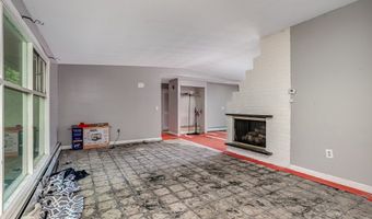 61 Barry Rd, Worcester, MA 01609