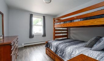 14 2nd St, Rochester, NH 03867