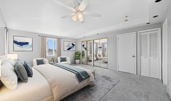 15 Hayes Rd, Amity Harbor, NY 11701