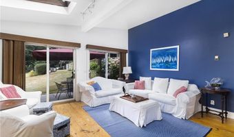428 Gibbs Ave 4, Newport, RI 02840