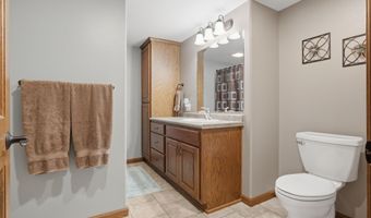 1211 N State St, Aberdeen, SD 57401
