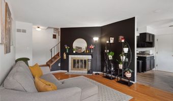983 10th Ave NW, Altoona, IA 50009