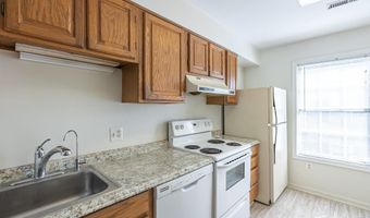 929 ROLFE St S 2, Arlington, VA 22204