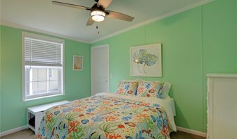 1040 Barefoot Cir, Barefoot Bay, FL 32976