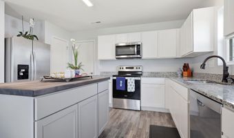 881 Ashbury Ln, Ayden, NC 28513