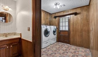 1328 Bynum Rd, Bartlesville, OK 74006