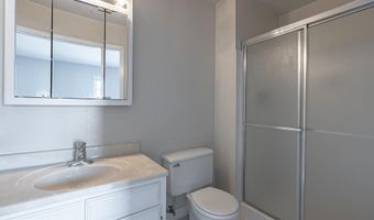 929 ROLFE St S 2, Arlington, VA 22204