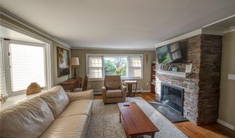 178 S Bayview Ave, Amityville, NY 11701