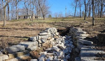 2898 N Farm Road 17, Ash Grove, MO 65604