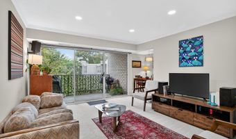 8 CANTERBURY Sq 304, Alexandria, VA 22304