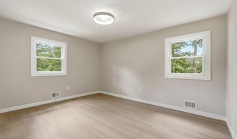 60 Woodland Rd, Bayville, NJ 08721