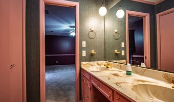 5042 Dummyline Rd, Batesville, MS 38606