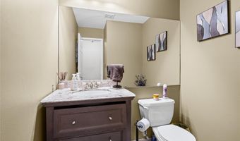 2 Windsor Ct, Amityville, NY 11701