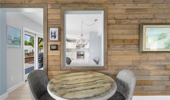 27 Ocean View Dr, Middletown, RI 02842