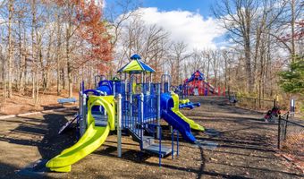 20419 CHARTER OAK Dr, Ashburn, VA 20147