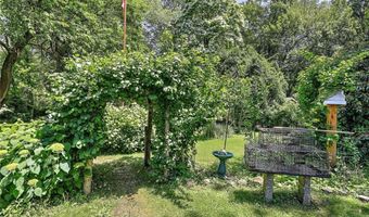 44 Washington Rd, Barrington, RI 02806