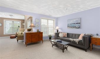 45 Saw Mill Dr 305, North Kingstown, RI 02852