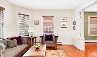 82 Sefton Dr, Cranston, RI 02905