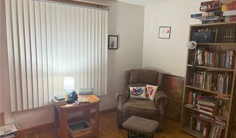 139 Honeyman Ave, Middletown, RI 02842