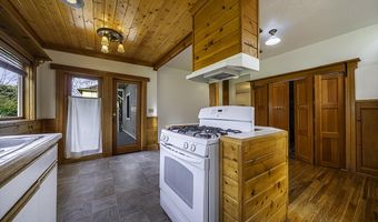 126 Nursery St, Ashland, OR 97520