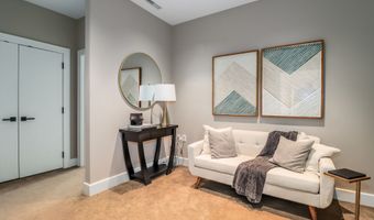 13 Kellogg St, Brookfield, CT 06804