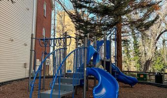 3310 WYNDHAM Cir 215, Alexandria, VA 22302