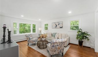 153 Vineyard Ave, Cumberland, RI 02864