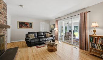 28 Wintergreen Hill Rd, Danbury, CT 06811