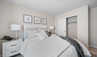 22362 E 38th Pl, Aurora, CO 80019