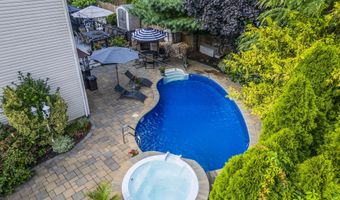 6 Surle Ct, Bayville, NJ 08721