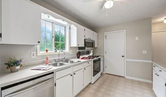 926 River Rock Dr, Woodstock, GA 30188