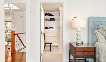 19 Defenders Row 19, Newport, RI 02840