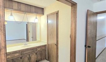808 Cambridge Dr, Altus, OK 73521