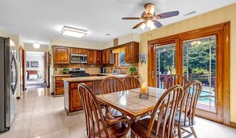 28 Doherty Dr, Middletown, NJ 07748