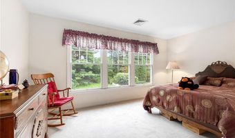 200 Wickford Point Rd, North Kingstown, RI 02852