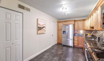 5901 MOUNT EAGLE Dr 212, Alexandria, VA 22303