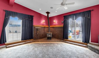 496 Apple Valley Dr, Belford, NJ 07718