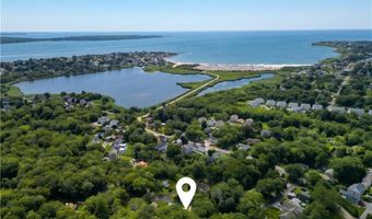8 Presque Isle Trl, Narragansett, RI 02882