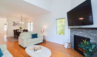 158 Bearhill Rd 105, Cumberland, RI 02864