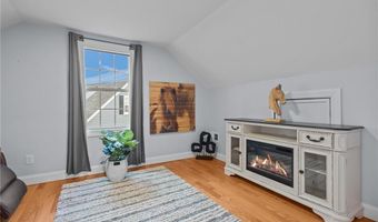 31 Swan St, North Providence, RI 02911