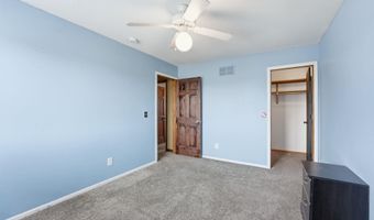 302 Willard Dr, Auburn, IN 46706