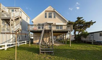 241 Moonlight Dr, Atlantic Beach, NC 28512