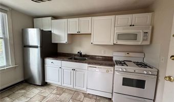 38 Freebody St 208, Newport, RI 02840