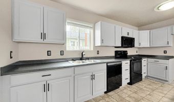 325 MATOT St B, Brookings, OR 97415
